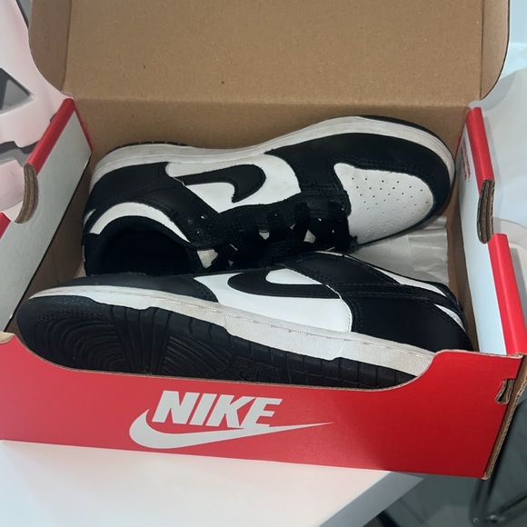 SOLD 🤍 Kids Nike Dunk Low (Panda Dunks) - Picture 3 of 5